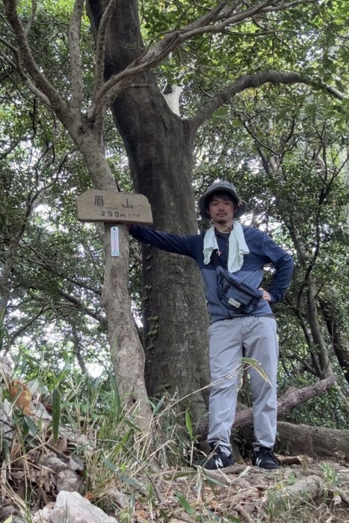 眉山の山頂