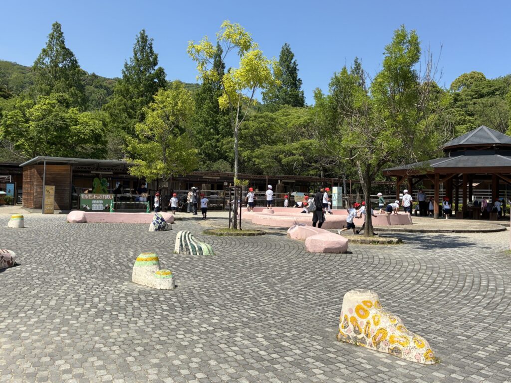 こども動物園