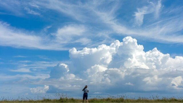 青空に雲
